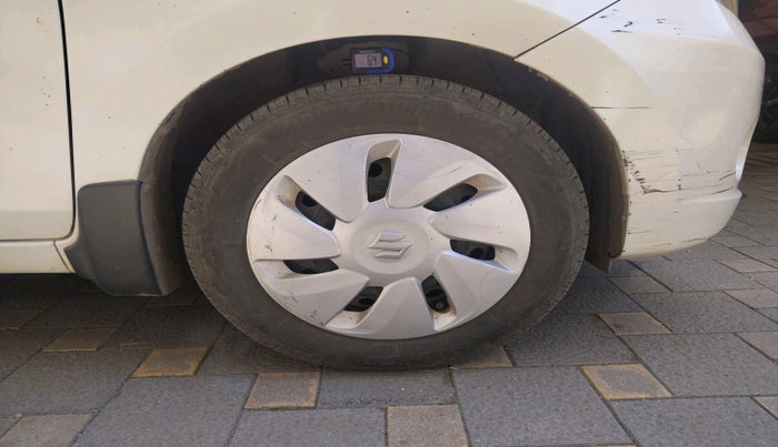 2015 Maruti Celerio VXI CNG, Petrol, Manual, 1,82,590 km, tyre