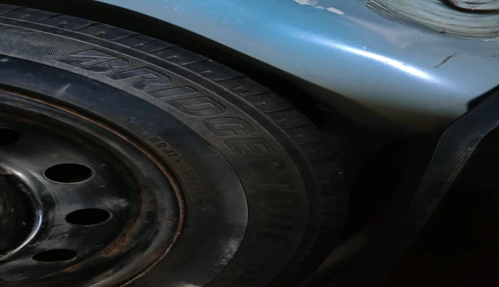 2012 Maruti Swift VXI, Petrol, Manual, 85,605 km, tyre