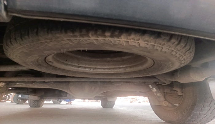 2014 Tata Safari Storme 2.2 EX 4X2, Diesel, Manual, 1,76,413 km, tyre