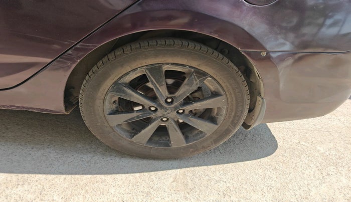 2012 Hyundai Verna FLUIDIC 1.6 CRDI SX, Diesel, Manual, 81,856 km, tyre