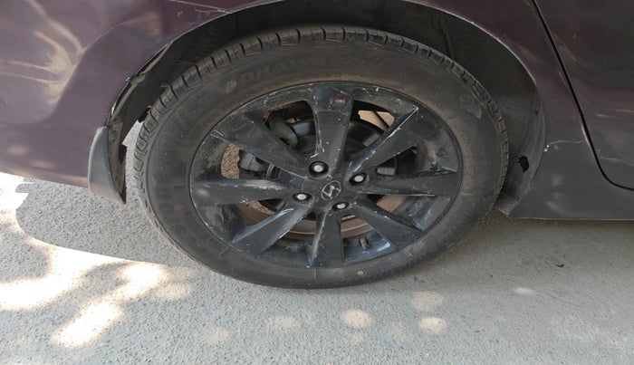 2012 Hyundai Verna FLUIDIC 1.6 CRDI SX, Diesel, Manual, 81,856 km, tyre