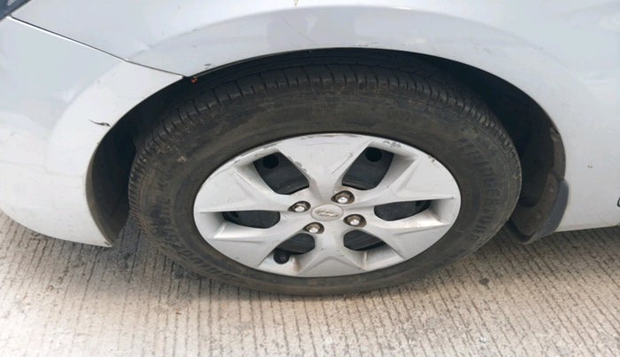 2015 Hyundai Verna 1.4 VTVT, Petrol, Manual, 53,961 km, tyre