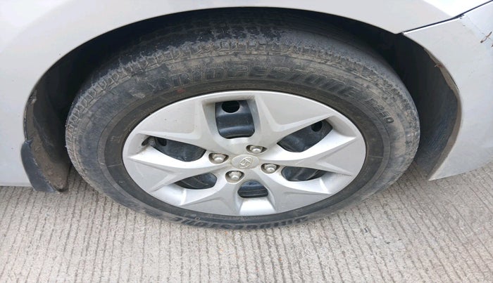 2015 Hyundai Verna 1.4 VTVT, Petrol, Manual, 53,961 km, tyre