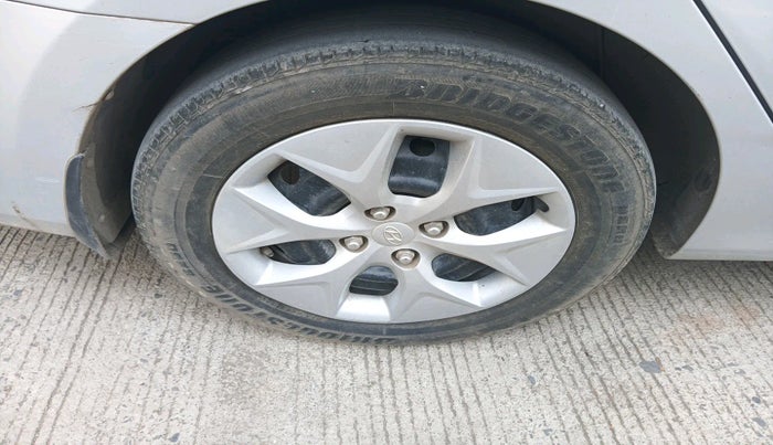 2015 Hyundai Verna 1.4 VTVT, Petrol, Manual, 53,961 km, tyre