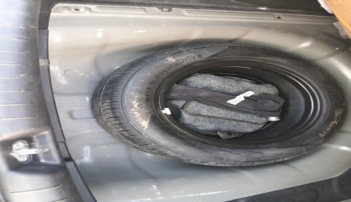 2021 Hyundai Verna SX 1.5 VTVT IVT, Petrol, Automatic, 29,808 km, tyre