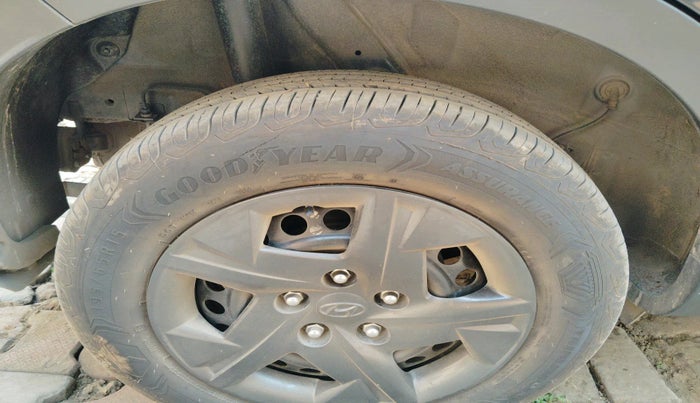 2024 Hyundai VENUE S(O) 1.2, Petrol, Manual, 8,454 km, tyre