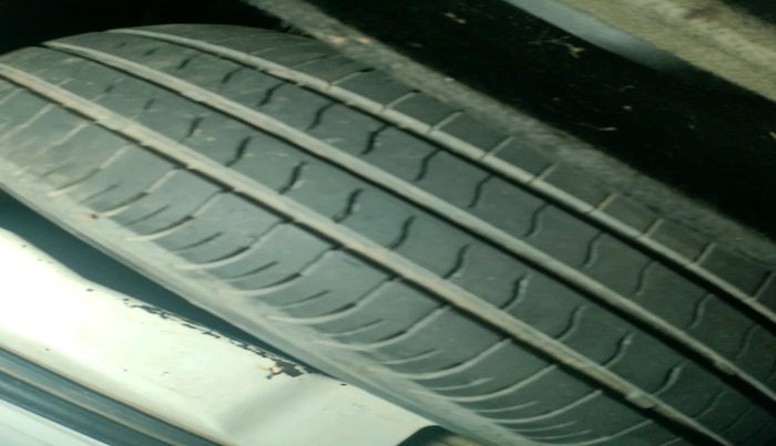 2015 Datsun Go T, Petrol, Manual, 1,17,709 km, tyre