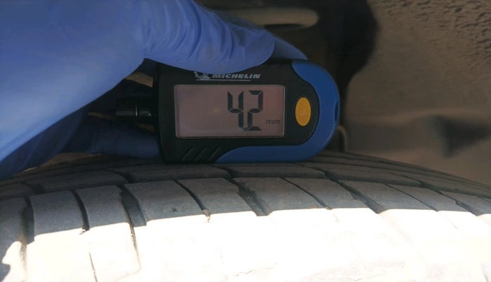 2021 Tata Tiago XT PETROL, Petrol, Manual, 34,118 km, tyre