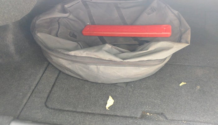 2016 Volvo S60 Momentum D4, Diesel, Automatic, 1,73,767 km, tyre