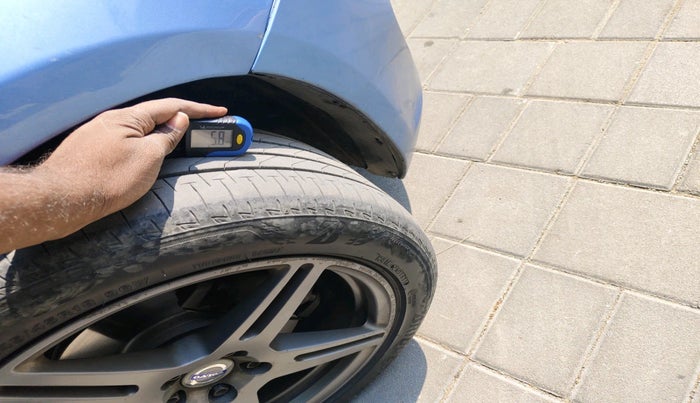 2016 Volvo S60 Momentum D4, Diesel, Automatic, 1,73,767 km, tyre