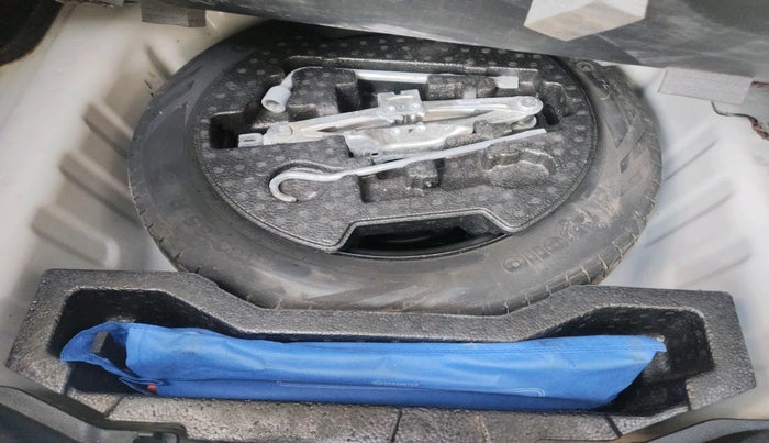 2018 Maruti Ciaz DELTA 1.4 MT PETROL, Petrol, Manual, 2,00,558 km, tyre