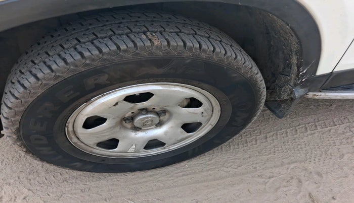 2022 Tata Safari XM, Diesel, Manual, 76,343 km, tyre