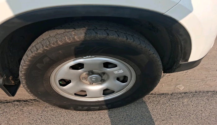 2022 Tata Safari XM, Diesel, Manual, 76,343 km, tyre