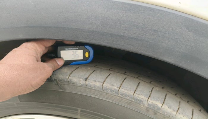 2018 Hyundai Creta SX AT 1.6 DIESEL, Diesel, Automatic, 1,01,296 km, tyre