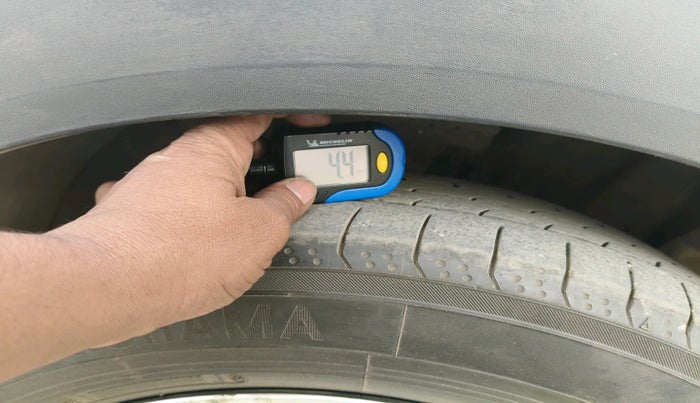 2018 Hyundai Creta SX AT 1.6 DIESEL, Diesel, Automatic, 1,01,296 km, tyre