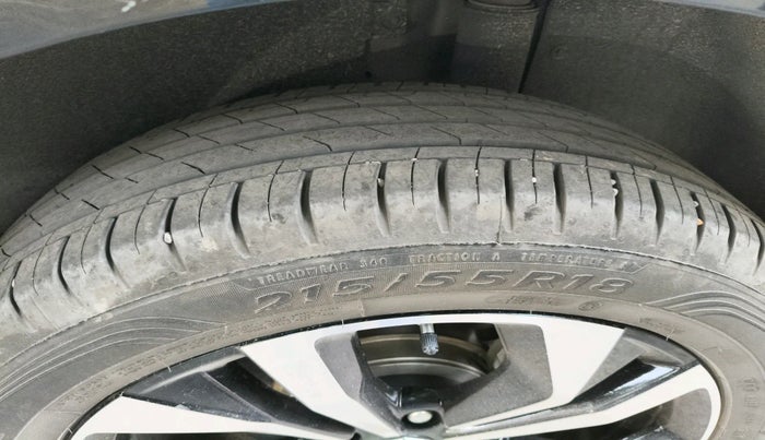 2025 MG Windsor EV Essence Pro, Electric, Automatic, 26,837 km, tyre