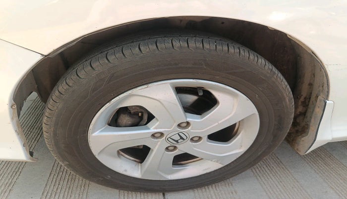 2016 Honda City 1.5L I-VTEC VX, Petrol, Manual, 1,17,840 km, tyre