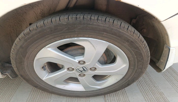 2016 Honda City 1.5L I-VTEC VX, Petrol, Manual, 1,17,840 km, tyre