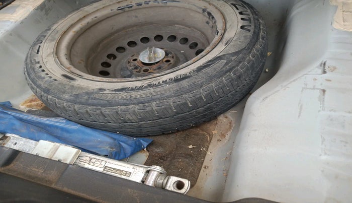 2016 Honda City 1.5L I-VTEC VX, Petrol, Manual, 1,17,840 km, tyre