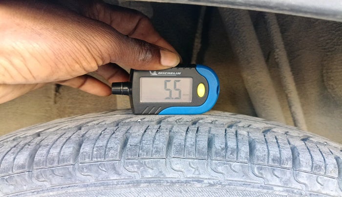 2015 Renault Kwid RXL, Petrol, Manual, 33,080 km, tyre