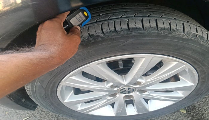 2014 Volkswagen Polo HIGHLINE1.2L, Petrol, Manual, 81,134 km, tyre