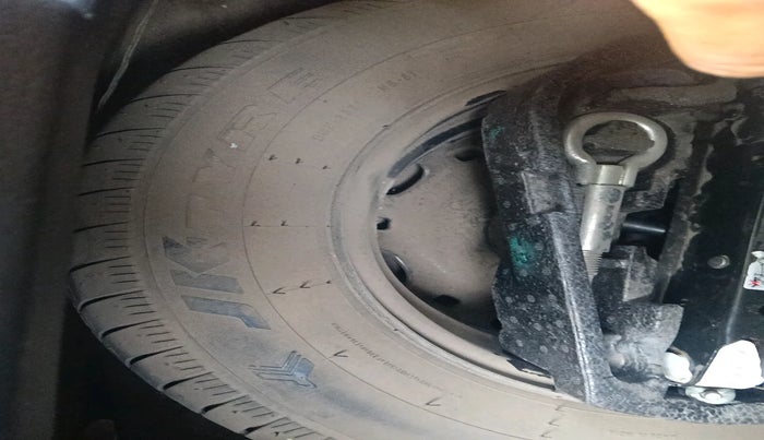 2014 Volkswagen Polo HIGHLINE1.2L, Petrol, Manual, 81,134 km, tyre