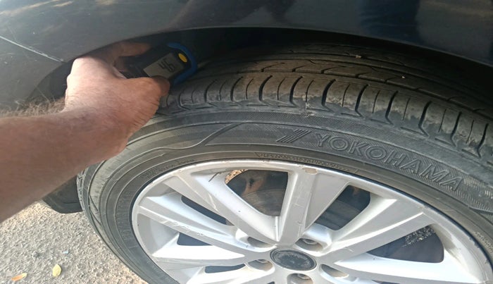 2014 Volkswagen Polo HIGHLINE1.2L, Petrol, Manual, 81,134 km, tyre