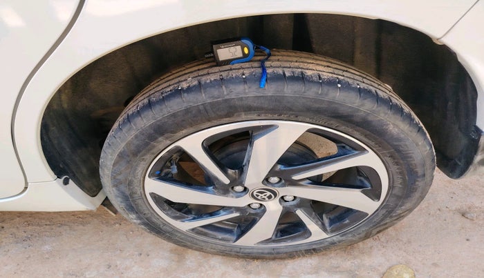 2022 Toyota Glanza G AMT, Petrol, Automatic, 22,355 km, tyre