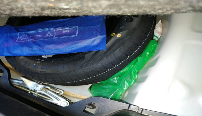 2022 Toyota Glanza G AMT, Petrol, Automatic, 22,355 km, tyre