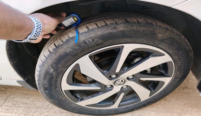 2022 Toyota Glanza G AMT, Petrol, Automatic, 22,355 km, tyre