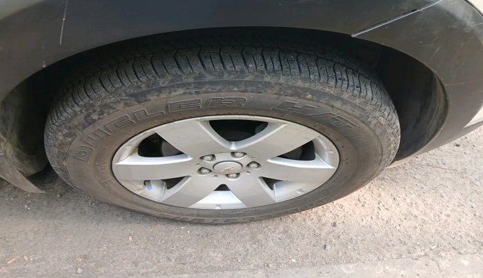 2012 Chevrolet Captiva LTZ AWD AT, Diesel, Automatic, 1,74,495 km, tyre