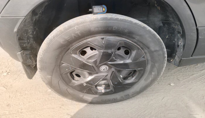 2022 Tata PUNCH ADVENTURE MT, Petrol, Manual, 26,516 km, tyre