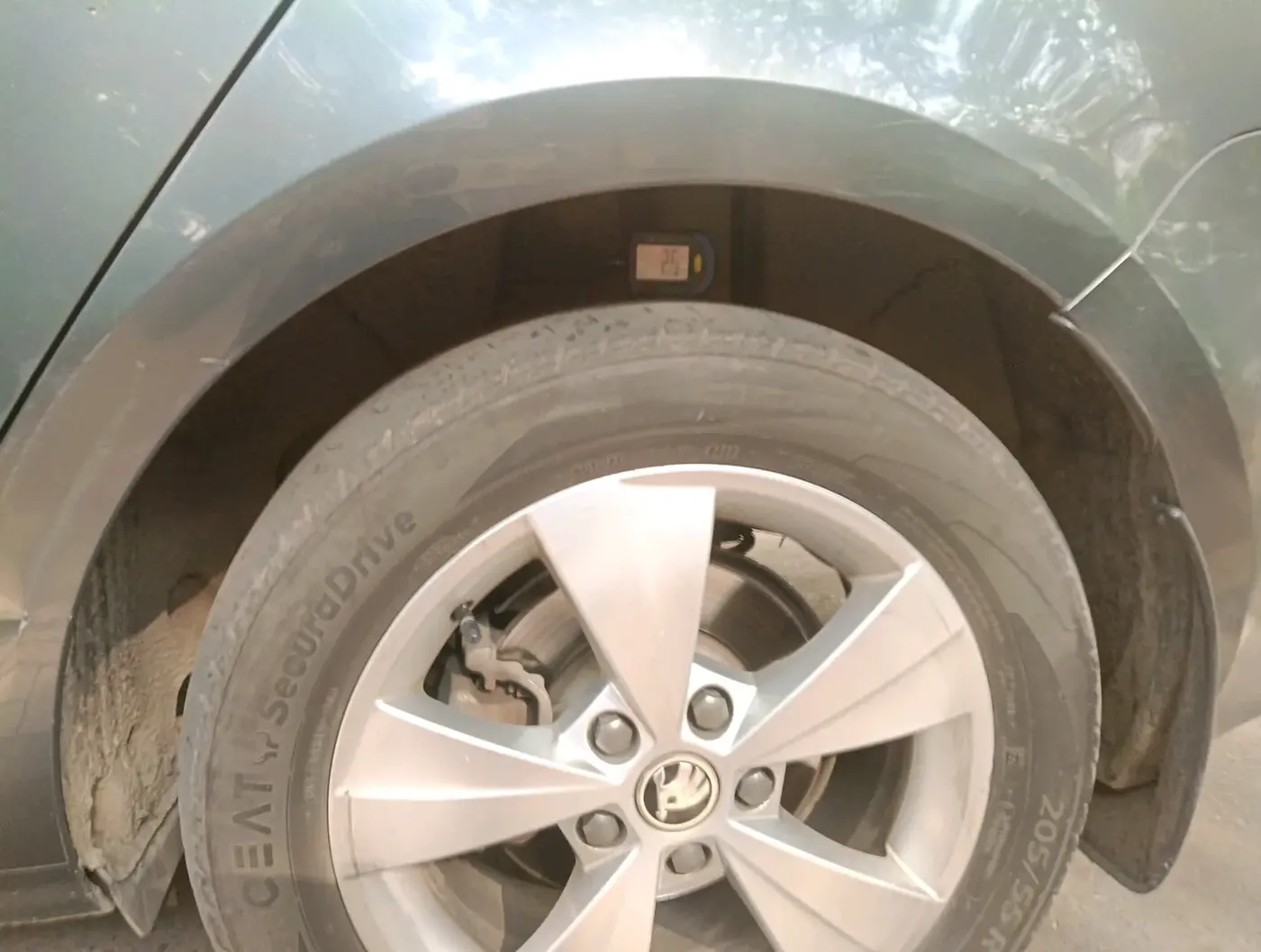 2019 Skoda Octavia STYLE 1.8 TSI AT, Petrol, Automatic, 1,39,851 km, tyre