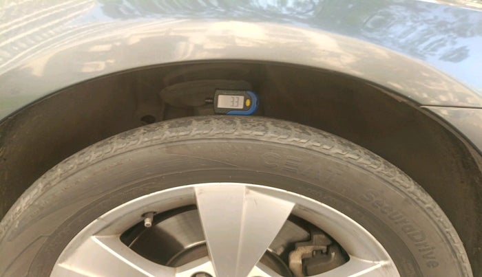 2019 Skoda Octavia STYLE 1.8 TSI AT, Petrol, Automatic, 1,39,851 km, tyre