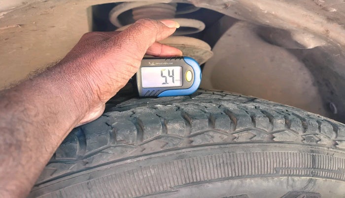 2014 Renault Duster 85 PS RXL DIESEL, Diesel, Manual, 1,41,755 km, tyre