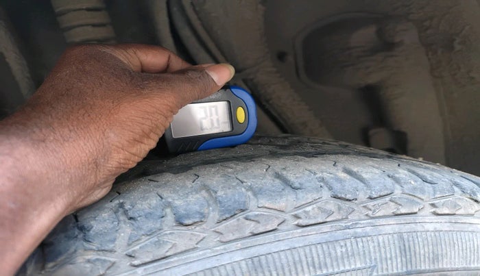 2014 Renault Duster 85 PS RXL DIESEL, Diesel, Manual, 1,41,755 km, tyre