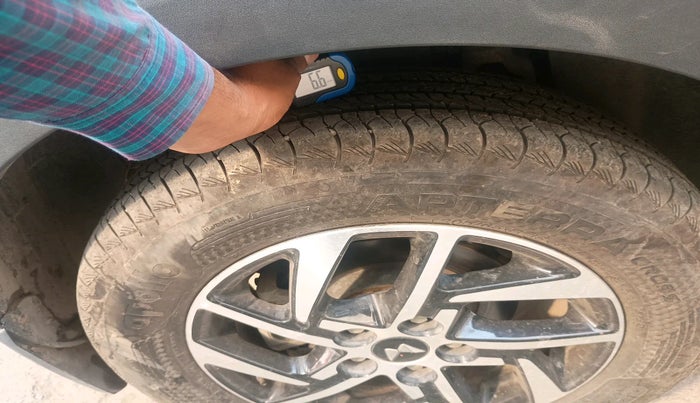 2024 Mahindra XUV 3XO AX5L 1.2 TGDi AT, Petrol, Automatic, 4,101 km, tyre