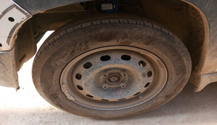 2016 Mahindra Kuv100 K4 PLUS 6 STR, Petrol, Manual, 47,505 km, tyre