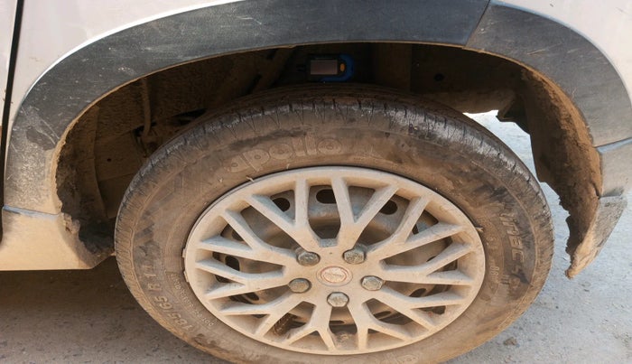 2016 Mahindra Kuv100 K4 PLUS 6 STR, Petrol, Manual, 47,505 km, tyre