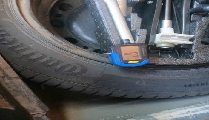 2013 Volkswagen Polo COMFORTLINE 1.2L PETROL, Petrol, Manual, 1,01,341 km, tyre