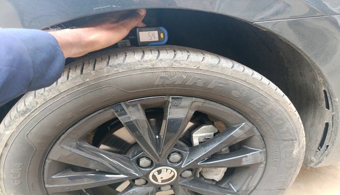 2025 Skoda SLAVIA Sportline 1.0L TSI AT, Petrol, Automatic, 3,820 km, tyre