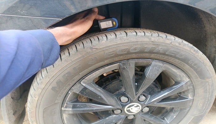 2025 Skoda SLAVIA Sportline 1.0L TSI AT, Petrol, Automatic, 3,820 km, tyre