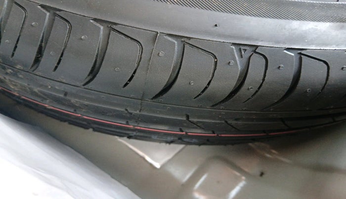 2025 Tata NEXON SMART PLUS S 1.2 REVOTRON, Petrol, Manual, 5,467 km, tyre