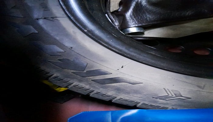 2017 Honda Brio VX MT, Petrol, Manual, 65,327 km, tyre