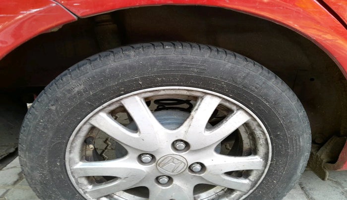 2017 Honda Brio VX MT, Petrol, Manual, 65,327 km, tyre