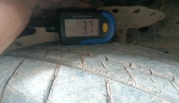 2015 Honda Jazz 1.2L I-VTEC S, Petrol, Manual, 1,08,459 km, tyre