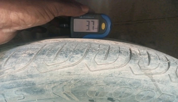 2015 Honda Jazz 1.2L I-VTEC S, Petrol, Manual, 1,08,459 km, tyre