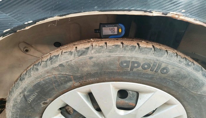 2016 Toyota Etios Liva G, Petrol, Manual, 1,41,976 km, tyre