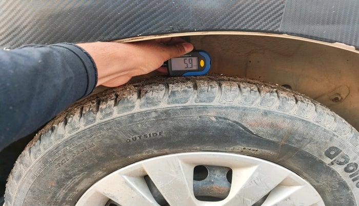 2016 Toyota Etios Liva G, Petrol, Manual, 1,41,976 km, tyre