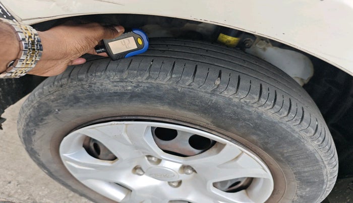 2017 Ford Ecosport AMBIENTE 1.5L DIESEL, Diesel, Manual, 1,28,656 km, tyre